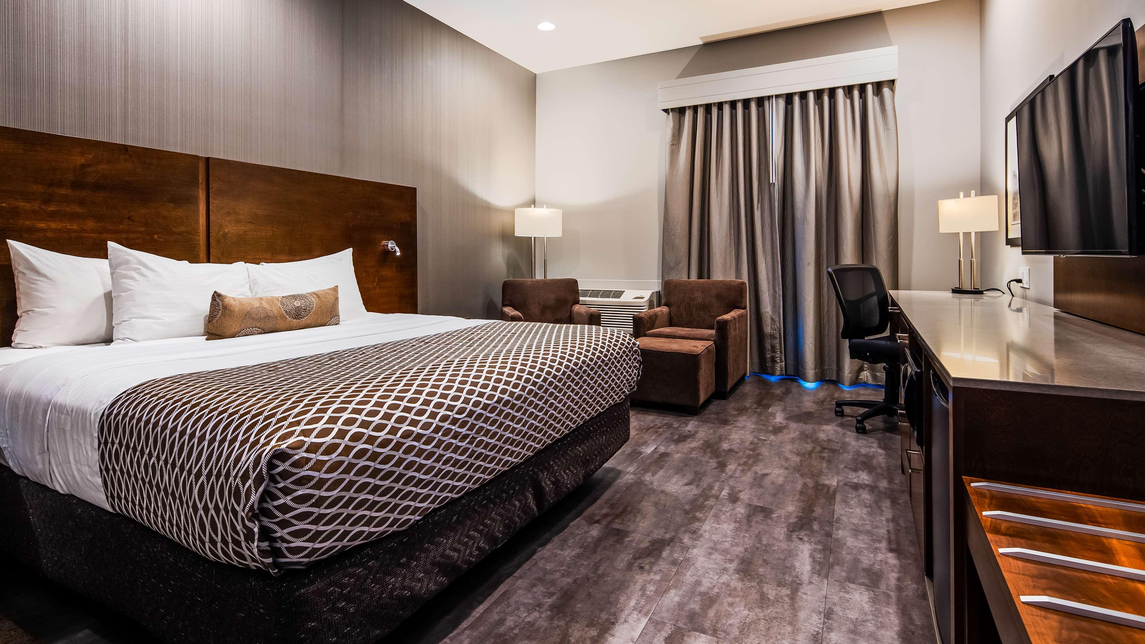 Best Western Plus East Side Саскатун Екстериор снимка