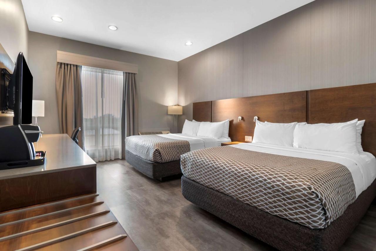 Best Western Plus East Side Саскатун Екстериор снимка