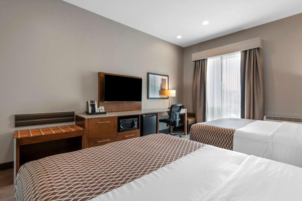 Best Western Plus East Side Саскатун Екстериор снимка