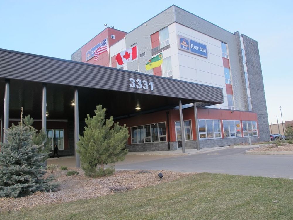 Best Western Plus East Side Саскатун Екстериор снимка